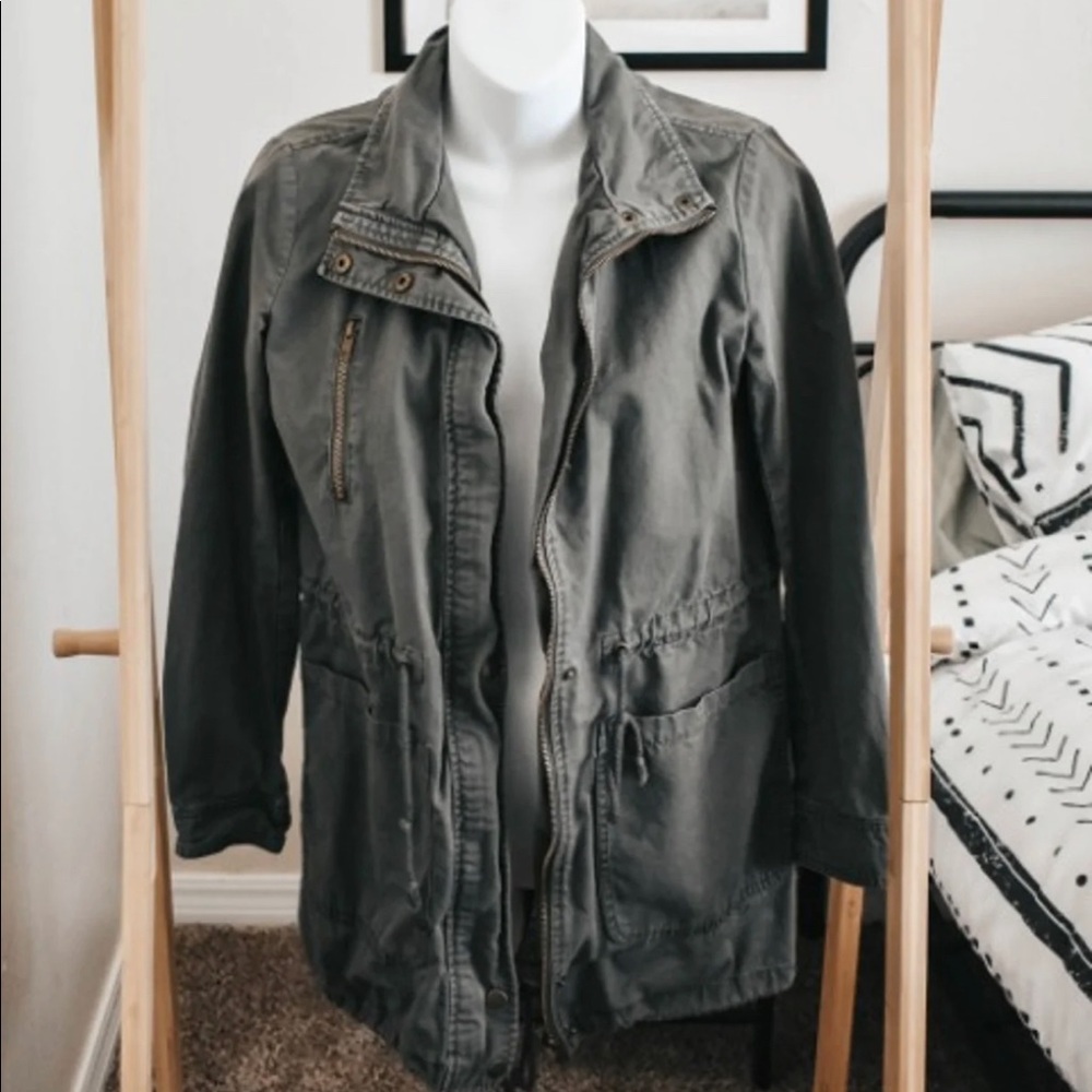 🚫SOLD Forever 21 green lightweight jacket